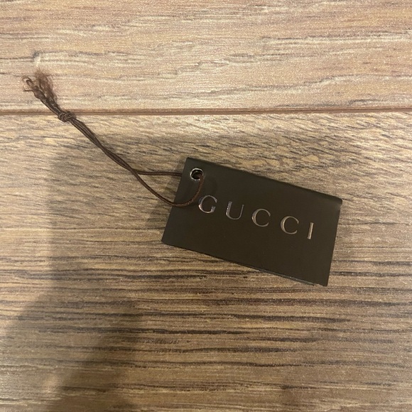 Silver Gucci Watch - Picture 6 of 9